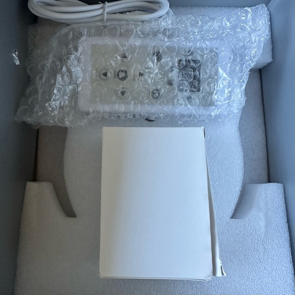 LED Beauty Mask - Picture 4 of 5